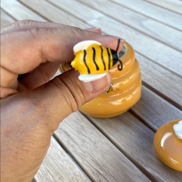 Honey Pot with Bee Dipper - Picture 15 of 16